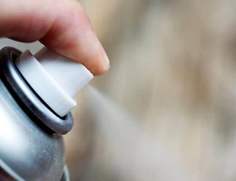 نحوه رنگ کردن چوب با اسپری